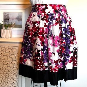 Like New Floral Full Skirt with Pockets Knee-Length Plus Size
